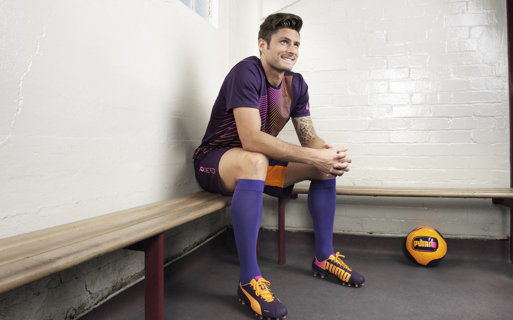 塞维利亚之夜，当迪亚斯以拉满评分，粉碎了利物浦的安菲尔德神话