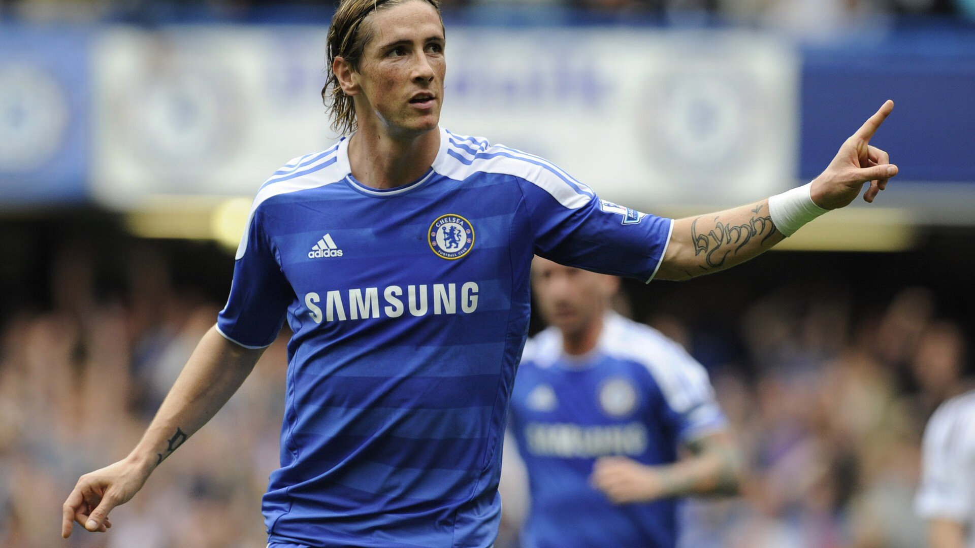 绿茵场上的鏖战与乒乓台前的绝杀，法国队激战波兰，梁靖崑关键制胜的双重奏